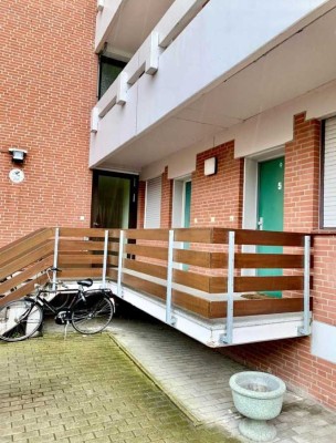 Erdgeschosswohnung ein Zimmer, Kochnische und Bad mit Balkon in Emden Stadtmitte