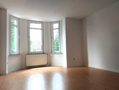 **4 Raum Wohnung mit dem Charme eines Altbaus**