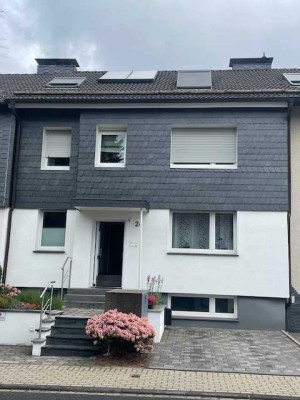 Geräumiges, günstiges 9-Raum-Reihenhaus in Remscheid-Lennep