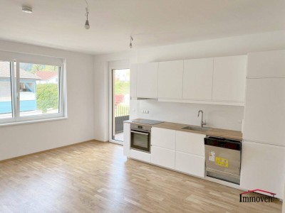 UNBEFRISTET - Sonnige 3-Zimmerwohnung mit großer Terrasse und überdachten Stellplatz