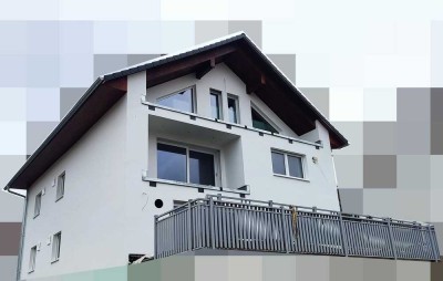 Obergeschoss 3-Zimmer-Wohnung mit Balkon und geh. Innenausstattung