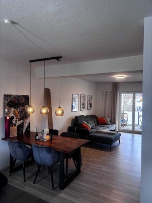 Charmante 2-Zimmer-Wohnung mit großem Balkon und idealer Lage