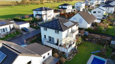 Exklusives Einfamilienhaus (BJ 2014) mit Einliegerwohnung, Pool, Sauna und innovativem Smart-Home