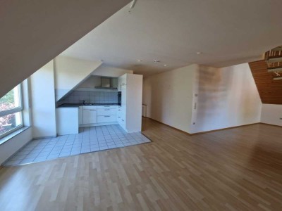 Sofort beziehbare 3 Zi. DG-Wohnung