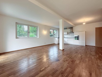 Helle Terrassenwohnung mit Bergblick