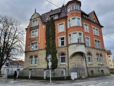 Charmante und großzügige 5-Zi Etagenwohnung in Gründerzeitvilla in Reutlinger Oststadt