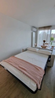Luxuriöse 2-Zimmer Wohnung im 4. OG mit Balkon in Rheydt (Nr. 17)