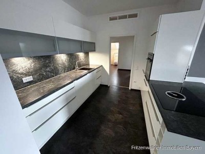 "Wohnen mit Charme – modernisierte stilvolle DG - Wohnung mit Klima, Ofen & Stellplatz in ruhiger La