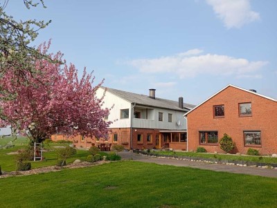 Traumhafter Ferienhof mit Pferdeboxen auf ca. 20.000 m²