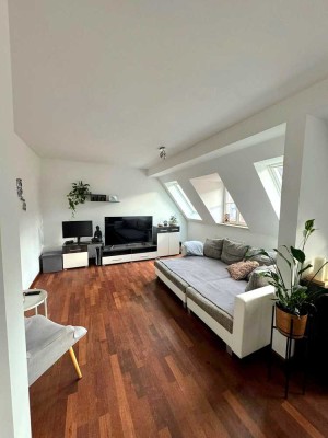 Top-modernisierte 4-ZKB-Dachgeschosswohnung – 7% Rendite möglich!