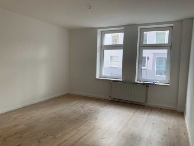 **Renovierte** 3-Zimmer Wohnung im Erdgeschoss - Sofort einziehen und Wohlfühlen