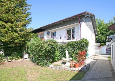 !! HANDWERKER UND VISIONÄRE AUFGEPASST !! Großzügige DHH mit Potential in ruhiger, familienfr. Lage