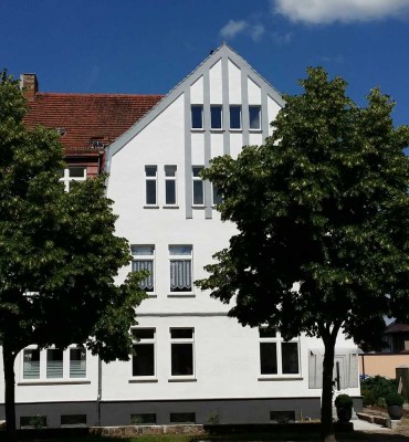 sonnige 4 Raum Wohnung in top sanierter Stadtvilla