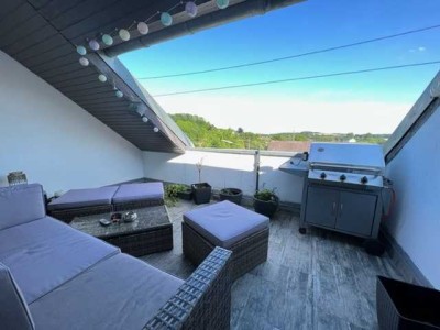 Gemütliche DG- Wohnung nur 5 min. vom ICE entfern!!!