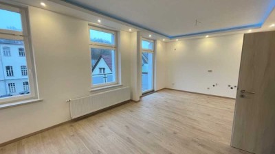 Modern wohnen im Zentrum! Sanierte 3-Raum-Wohnung mit Balkon
