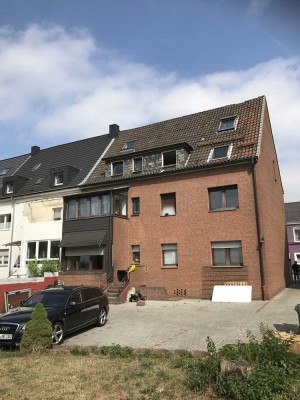 2 Zimmer DG Wohnung ab sofort zu vermieten