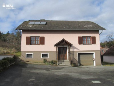 Idyllisches, seniorengerechtes Landhaus mit Nebengebäude und Garten