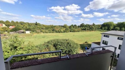 Helle 1-Zimmer-Whg mit Schlafnische und Balkon !