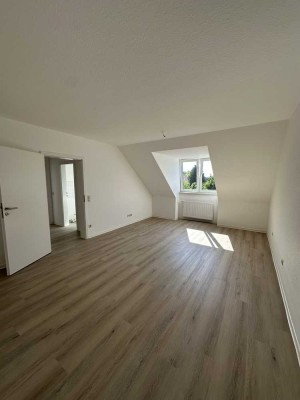Renovierte 2-Zimmer-Dachgeschosswohnung mit Garagenstellplatz in Gütersloh