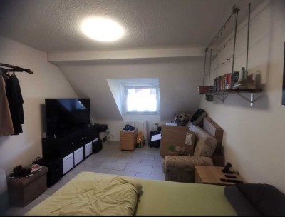Single-Dachgeschosswohnung in Köln-Humboldt