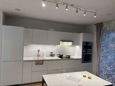 Schöne Wohnung 2 zimmer mit Garage und Einbauküche