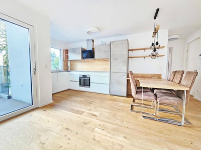 Elegante Neubauwohnung (Bj. 2020) mit 2 separat begehbaren Schlafzimmern und Balkon