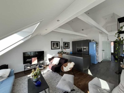 Moderne 2-Zimmer Dachgeschosswohnung im Bielefelder Westen mit Balkon und  Stellplatz