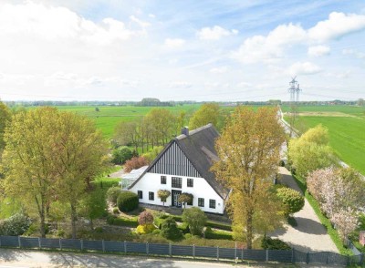 Reetgedecktes Landgut mit zwei Wohneinheiten und XXL Garage