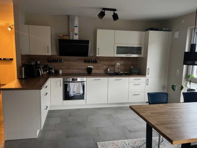 Wunderschöne, neue 3-Zimmer-Wohnung mit Terrasse in ruhiger Lage
