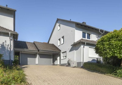 Moderne 3-Zimmer-Wohnung mit Balkon und Einbauküche in ruhiger Lage von Körle