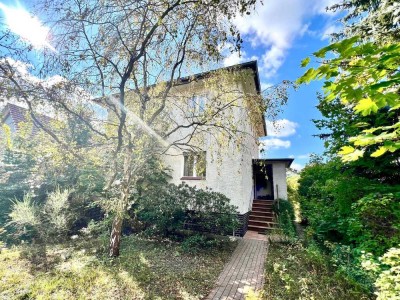 Klassisches Einfamilienhaus in gewachsener Villenkolonie