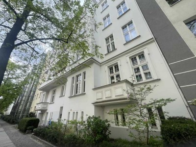 Bestlage City-West, vermietete Altbauwohnung mit Balkon + Fahrstuhl zur Kapitalanlage, prov.-frei!