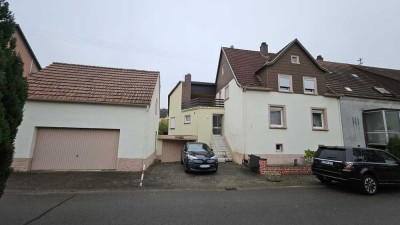Hüffler - 1-Familienhaus DHH mit Nebengebäude