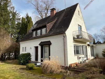 renovbed. freistehendes Einfamilienhaus auf großem, gut geschnittenen Grundstück in Stockdorf