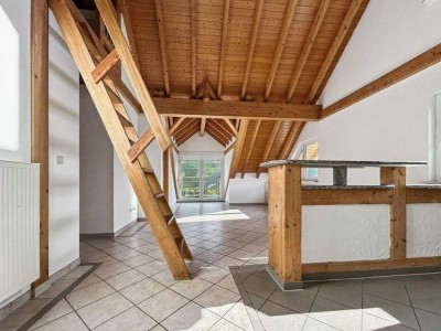 Lösnich: Einzigartige Drei-Zimmer-Dachgeschosswohnung in Doppelhaushälfte – Traumhafte Aussicht!