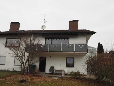 Freundliche 4-Zimmer-Terrassenwohnung mit gehobener Innenausstattung mit Einbauküche in Marktredwitz