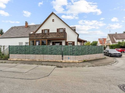 Angebautes Einfamilienhaus im sanierten Zustand in Augsburg-Haunstetten