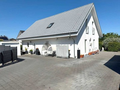 GROßZÜGIGES EIN- ODER ZWEIFAMILIENHAUS NEUWERTIG IN LICHTENWALD