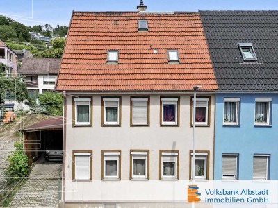 Saniertes Reihenendhaus