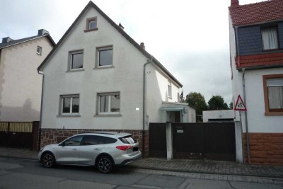 Büttelborn! **Riesiges Grundstück, schönes Häuschen mit vielen Möglichkeiten **