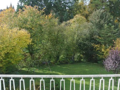 Helle Wohnung, gehobene Innenausstattung, mit großem Süd-Balkon und Gartenblick in Bestlage!