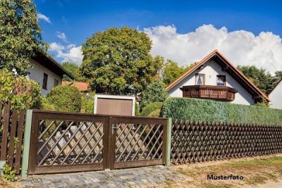 Einfamilienhaus mit Doppelgarage