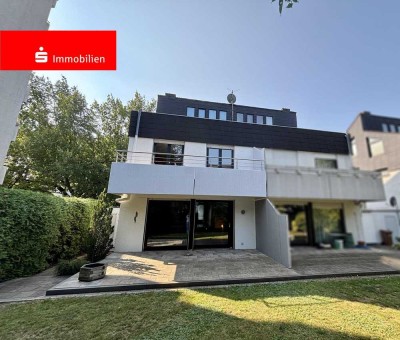 * ruhige Lage und doch zentral gelegen *  Doppelhaushälfte mit Garten und Garage