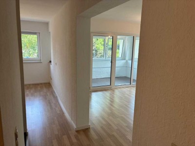 Frisch renovierte 2-Zimmer-Wohnung mit Wintergarten und Grünblick in Viersen-Hamm
