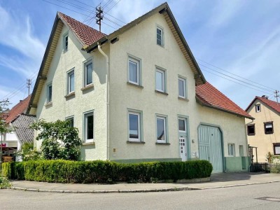 Charmante 1,5-Zimmer-Altbauwohnung mit Terrasse und Gartennutzung