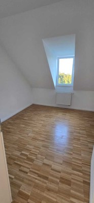Stilvolle, gepflegte 4-Zimmer-Dachgeschosswohnung in Offenburg
