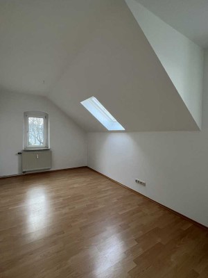 gemütliche 2-Raum-Wohnung, frisch renoviert, Einbauküche