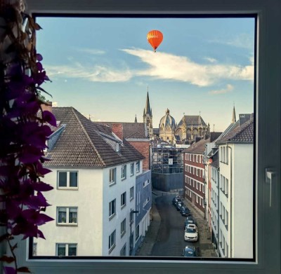 Charmante Dachgeschosswohnung mit Domblick im Zentrum von Aachen