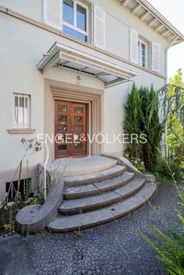 Zeitlose Pracht von 1925 – Historische Stadtvilla mit Charakter und Stil