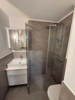 Nur an Gewerbliche Nutzer/Nutzung Erstbezug Exklusive 1,5-Zimmer-Wohnung mit lux. Innenausstattung
